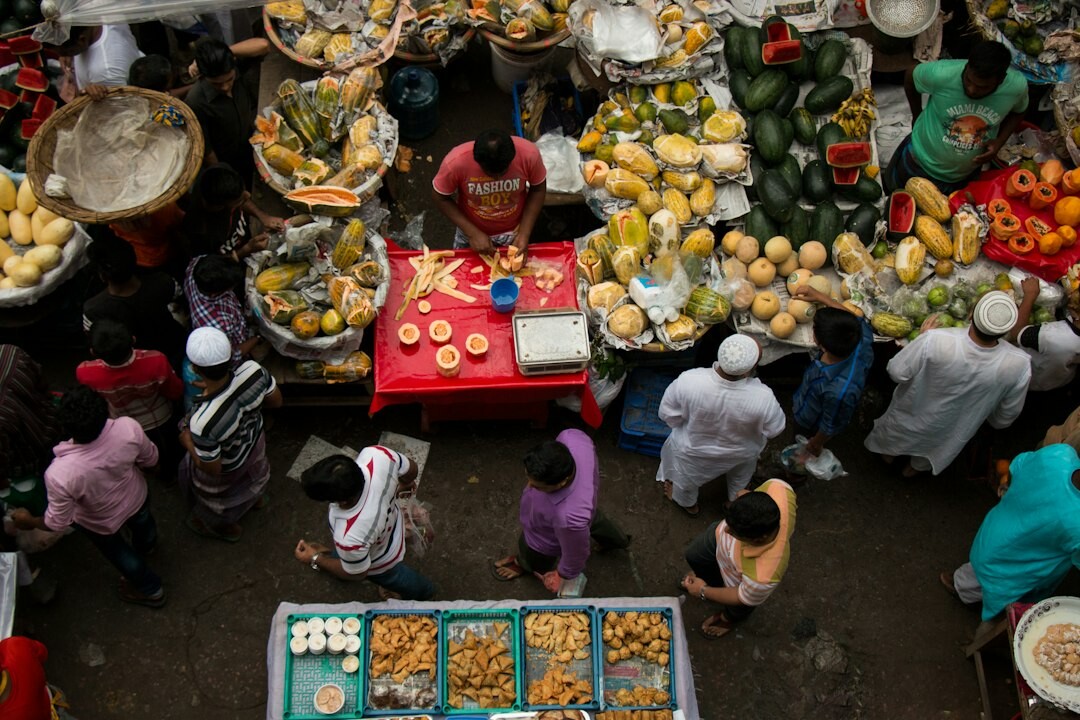 market vendors selling food